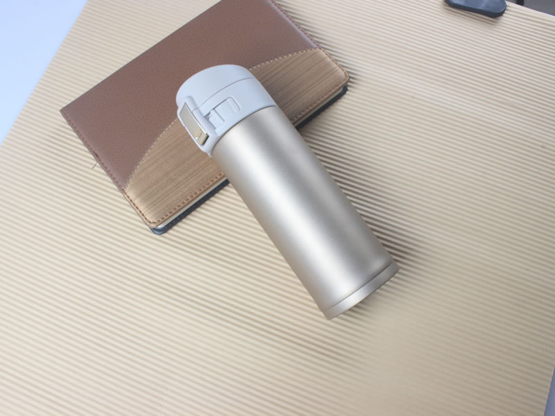 禮品保溫杯定制-禮品真空保溫杯質(zhì)量如何判斷?